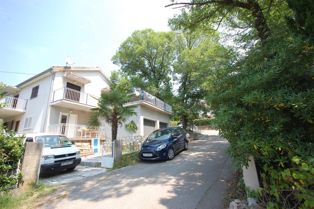 Apartment Mladan By El-Pi Tours Njivice Kültér fotó